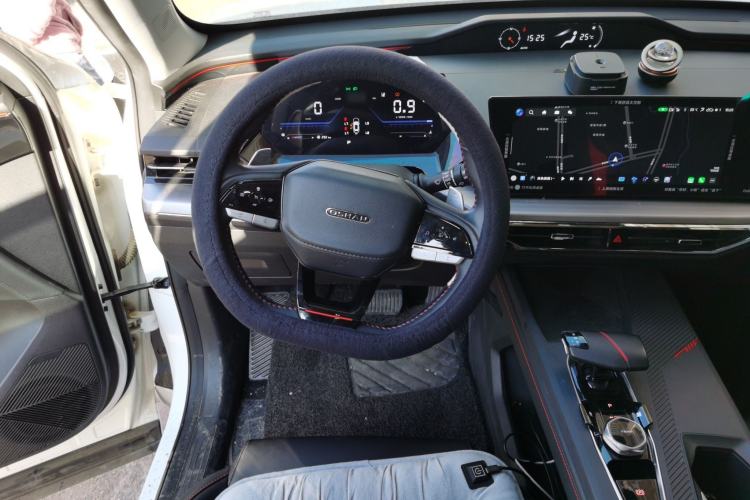 Used Oshan Z6 2022 Blue Whale 1.5T DCT Luxury Model