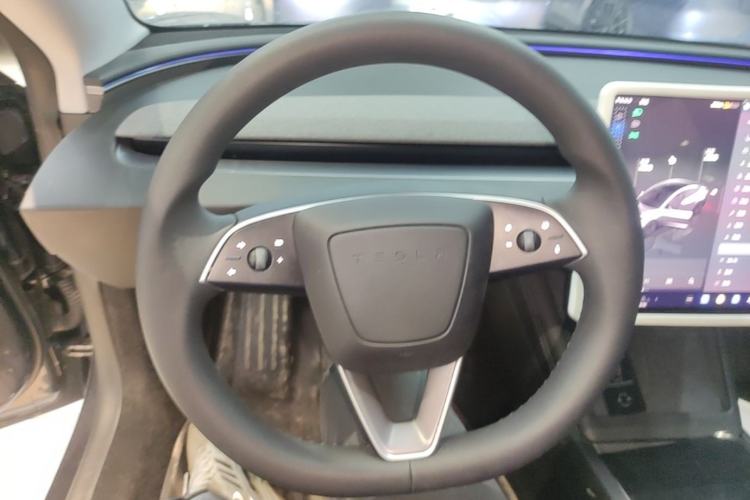 Used Tesla Model 3 2025 Rear-Wheel-Drive Version

