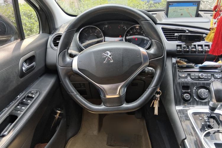 Used Peugeot 3008 2013 1.6THP Roland Garros Edition Steering Wheel