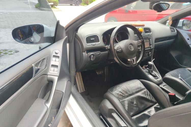 Used Volkswagen Golf 2012 1.4TSI Luxury Convertible Edition Driver Seat