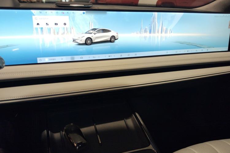 Used Geely Galaxy E8 2025 700 km Long-Range Intelligent Driving Version
