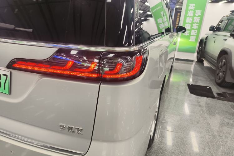 Used VOYAH Dream 2024 PHEV Extended-Range Premium Edition
