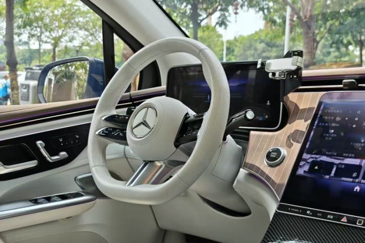 Used Mercedes-Benz EQE SUV 2024 500 4MATIC Luxury Edition Interior 6