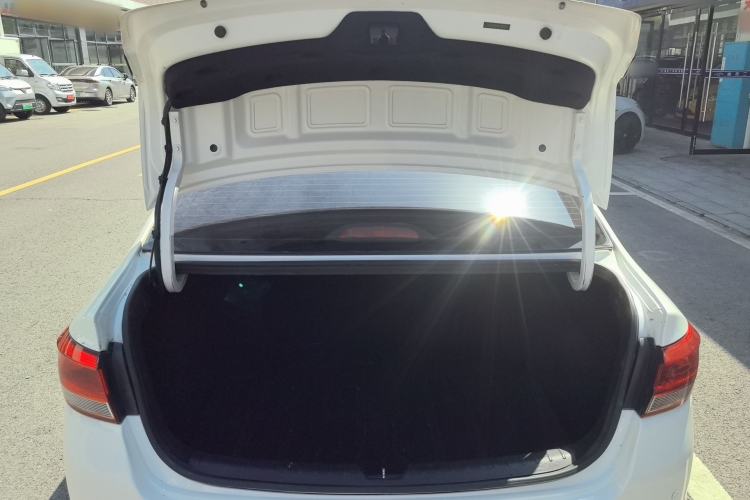 Used Kia K2 2019 Sedan 1.4L Automatic Transmission 15th Anniversary Special Edition GLS China VI Standard
