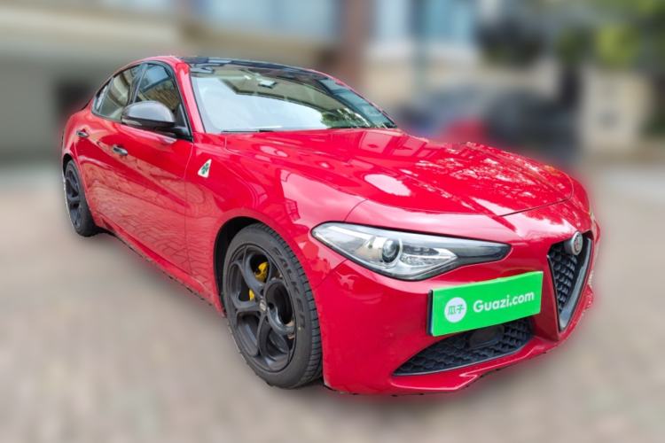 Used Alfa Romeo Giulia 2017 2.0T 200HP Luxury Edition
