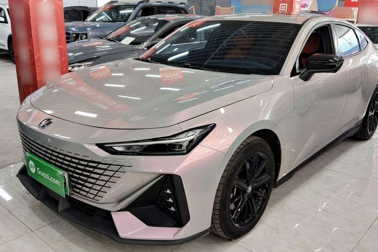 Used Changan UNI-V iDD 2023 ZhiDian iDD 1.5T 113km Smart & Fun Version