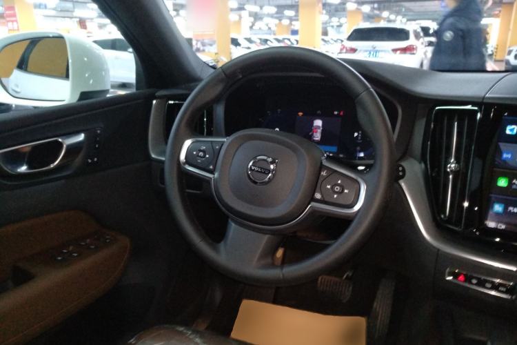 Used Volvo XC60 2024 B5 4x4 Smart Luxury Edition