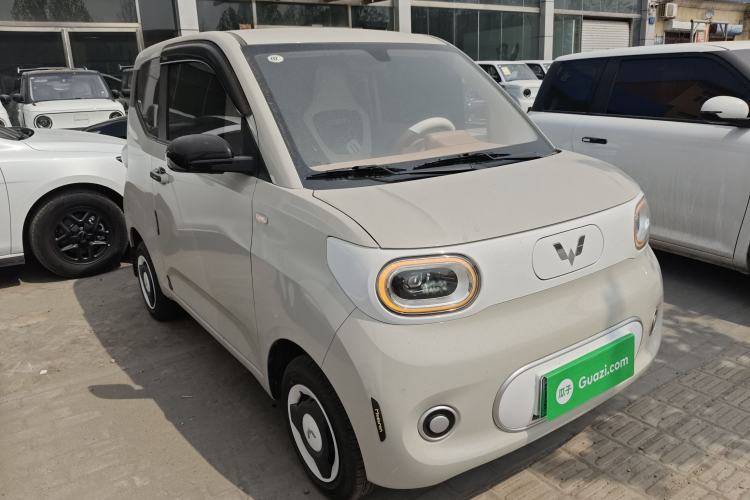 Used Wuling Hongguang MINIEV 2024 3rd Generation 215km Youth Edition Front Right 45 Deg