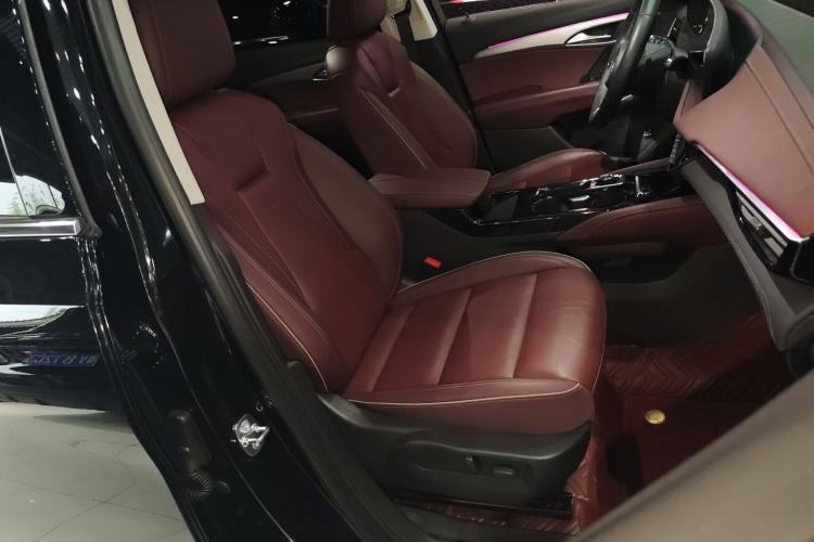 Used Buick Envision 2025 Encore Plus 28T Two-Wheel-Drive Platinum Edition Interior 9