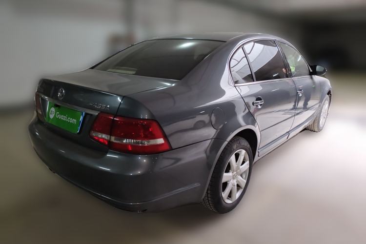 Used Volkswagen Passat 2011 2.0L Manual Luxury Version
