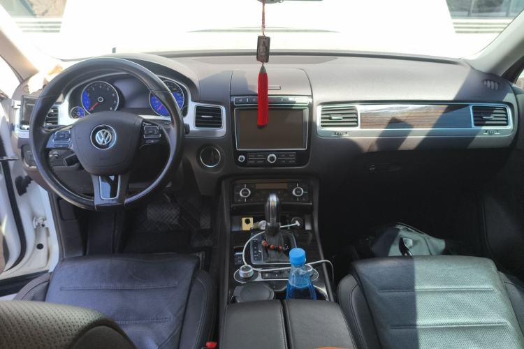 Used Volkswagen Touareg 2016 3.0 TSI High-End Version Center Console