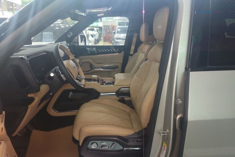 Used Formula Leopard Leopard 8 2025 Smart & Brave Flagship Edition 7 Seats