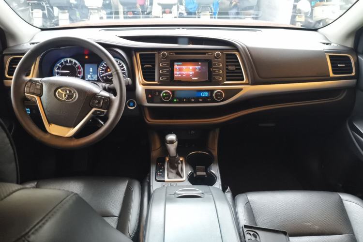 Used Toyota Highlander 2015 2.0T Four-Wheel Drive Luxury Edition 7-Seater Center Console