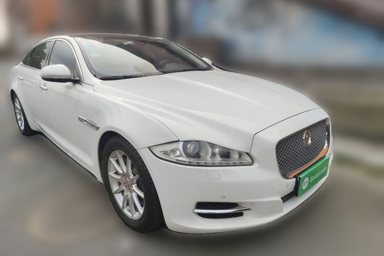 Used Jaguar XJ 2014 XJL 2.0T Two-Wheel-Drive Elegant Business Edition Front Right 45 Deg