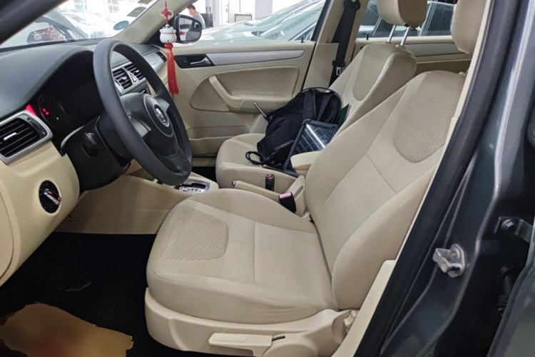 Used Volkswagen Bora 2012 1.6L Automatic Fashion Edition Left Front Seat