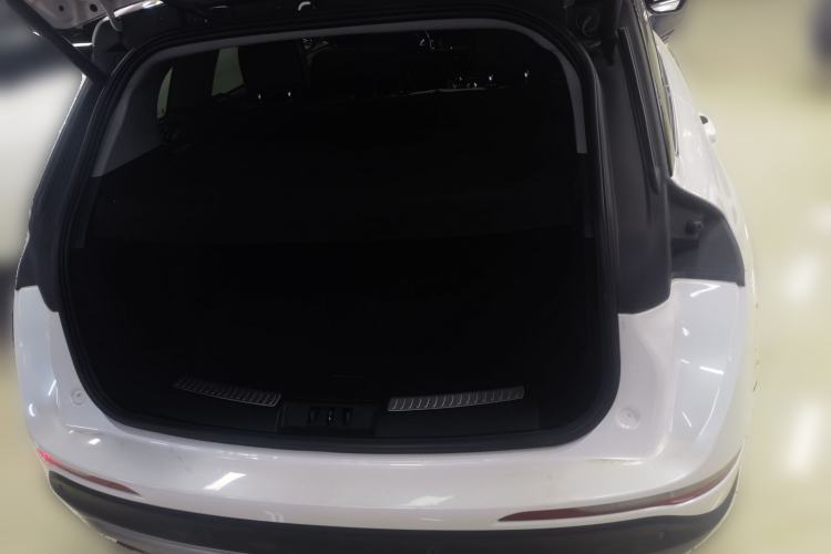 Used Lincoln Corsair 2021 2.0T Two-Wheel Drive Deluxe Edition Trunk