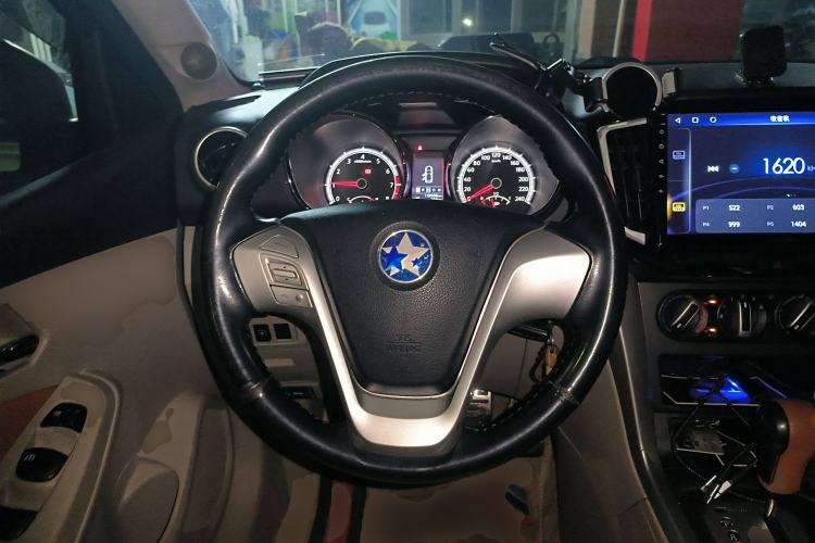 Used Venucia T70 2015 2.0L CVT Smart Choice Edition