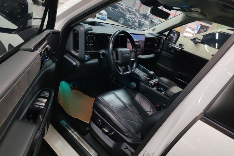 Used Formula Leopard Leopard 5 2023 Navigator Edition