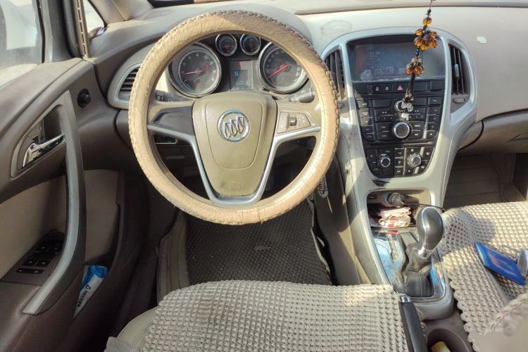 Used Buick GT 2013 GT 1.6L Automatic Fashion Edition Steering Wheel