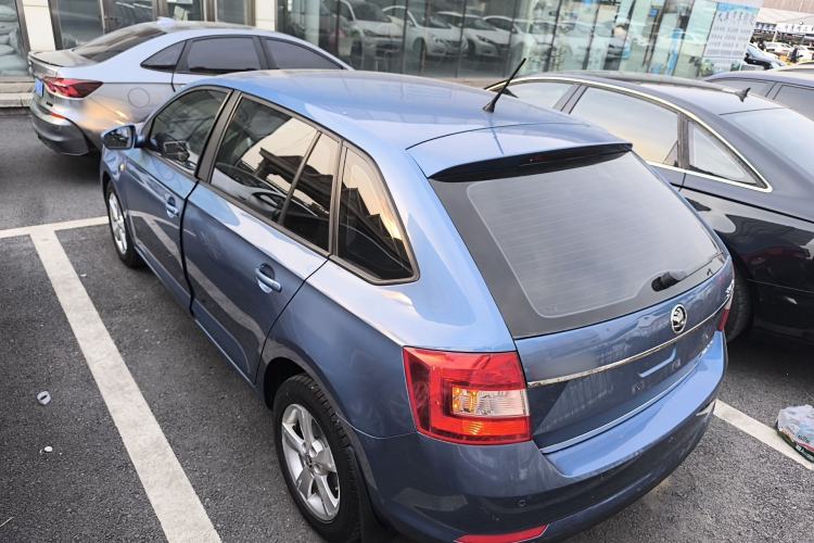 Used Skoda Rapid Spaceback 2014 1.6L Manual Enjoyment Edition