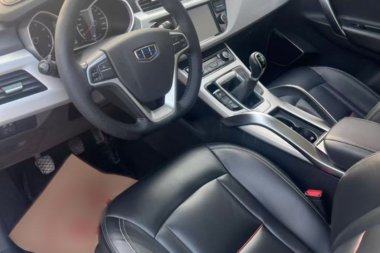 Used Geely Auto Emgrand X7 Sport 2018 2.0L Manual Two-Wheel Drive Zhiya Version
