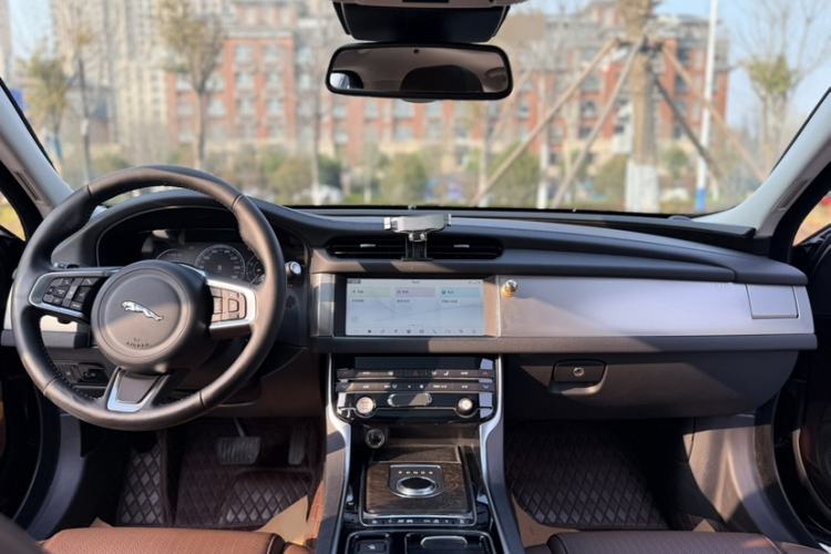 Used Jaguar XFL 2019 XFL 2.0T 250 PS Two-Wheel-Drive Luxury Edition