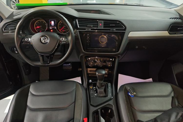 Used Volkswagen Tiguan L 2019 Revised 330TSI Automatic Two-Wheel Drive Smart & Luxury Edition China VI Standard
