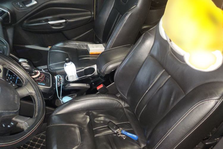 Used Ford Kuga 2013 2.0L GTDi Four-Wheel-Drive Sport Model Left Front Seat