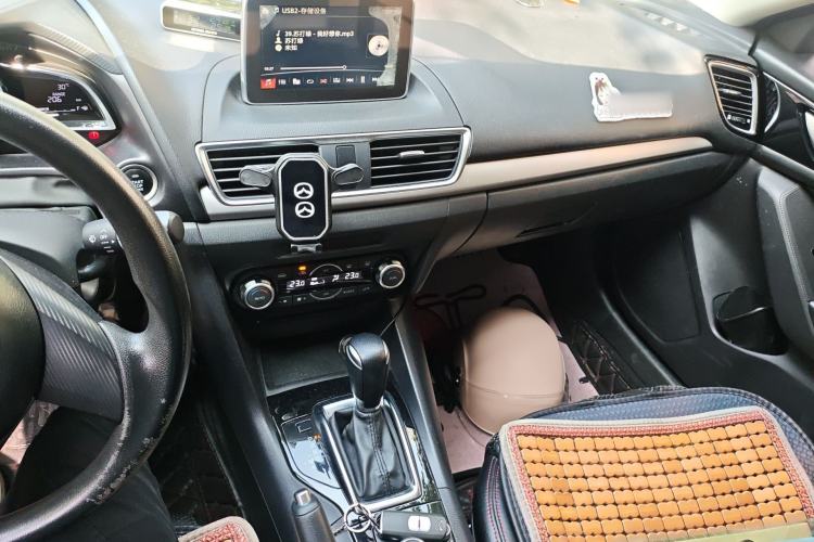 Used Mazda 3 Axela 2016 Hatchback 1.5L Automatic Luxury Model