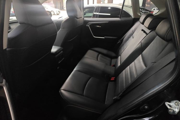 Used Toyota RAV4 2023 2.0L CVT Two-Wheel Drive Fashion Plus Edition Left Rear Seat