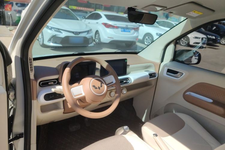 Used Wuling Hongguang MINIEV 2024 3rd Generation 170 km Center Console