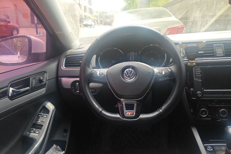 Used Volkswagen Sagitar 2018 180TSI DSG Prestige Edition Steering Wheel