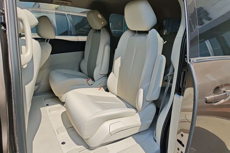 Used Buick GL8 2023 Land Executive Class Comfort Model