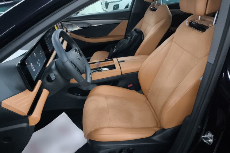 Used VOYAH PASSION 2024 PHEV Four-Wheel Drive Ultra-Long Range Flagship Model
