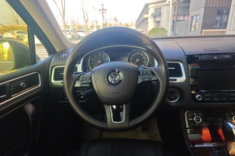 Used Volkswagen Touareg 2014 3.0 TSI New Edition