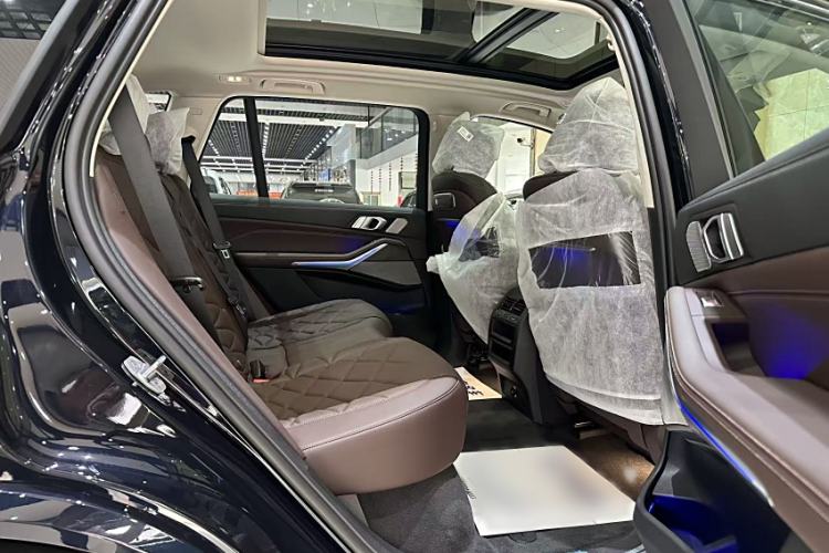 Used BMW X5 2025 Model, xDrive 30Li Prestige M Sport Night Package
