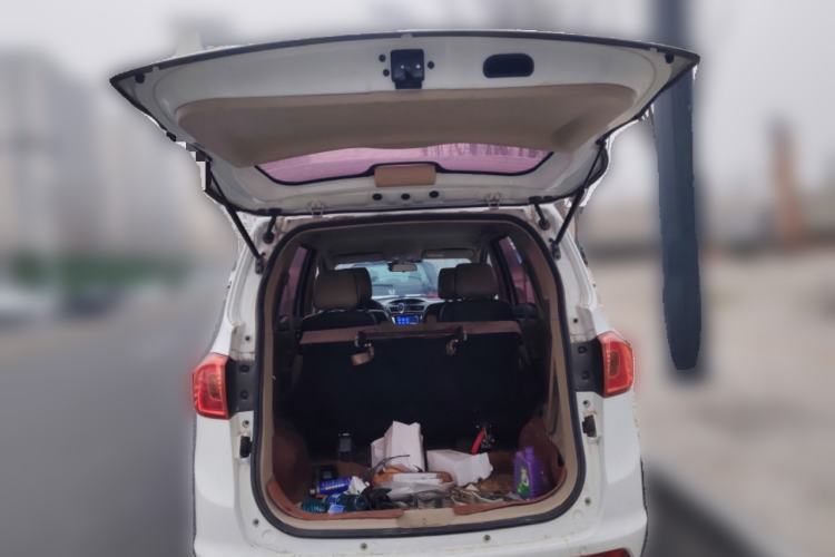 Used FAW Yingzhi 737 2016 1.5L CVT Luxury Navigation Edition Trunk