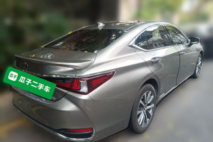 Used Lexus ES 2020 300h Premier Edition