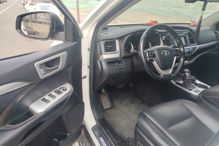 Used Toyota Highlander 2018 2.0T Four-Wheel Drive Luxury Edition 7 Seats China V Emission Standard