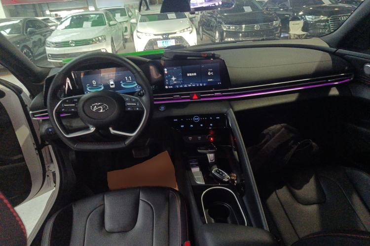 Used Hyundai Elantra 2022 1.5L CVT 20th Anniversary Edition
