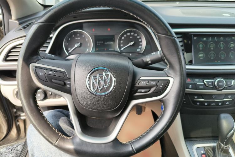 Used Buick GT 2019 15T Dual-Clutch Connected Elite Model China VI Steering Wheel