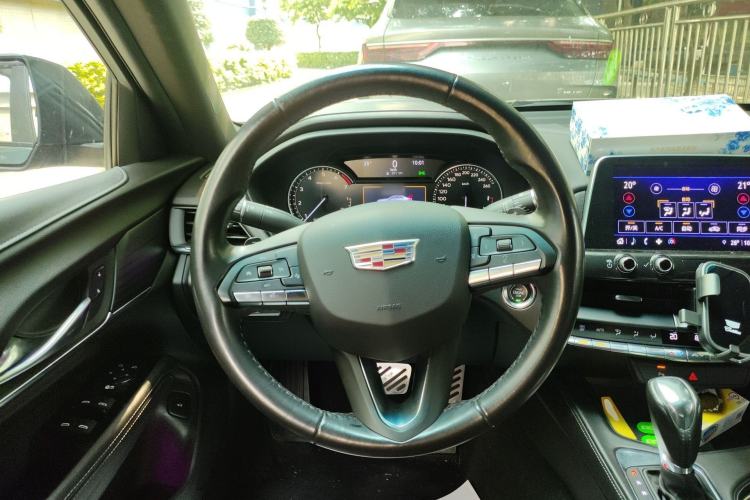 Used Cadillac CT4 2021 28T Fashion Edition Steering Wheel
