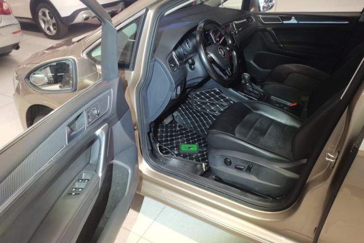 Used Volkswagen Golf Sportsvan 2018 230TSI Automatic Luxury Model