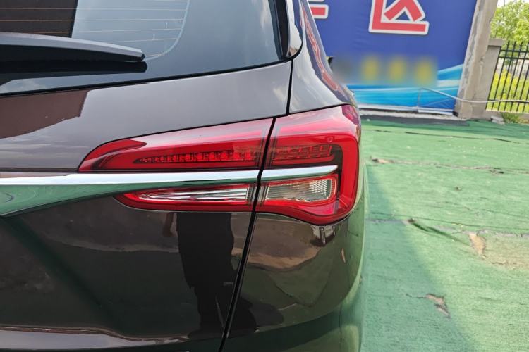 Used Buick Envision 2020 28T Four-Wheel Drive Elite Version Right Rear Taillight