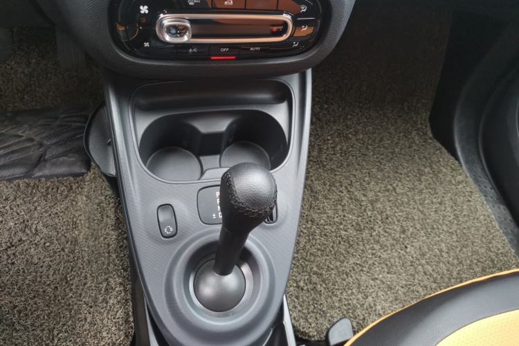 Used smart fortwo 2019 0.9T 66kW Hardtop Wind Power Edition China VI