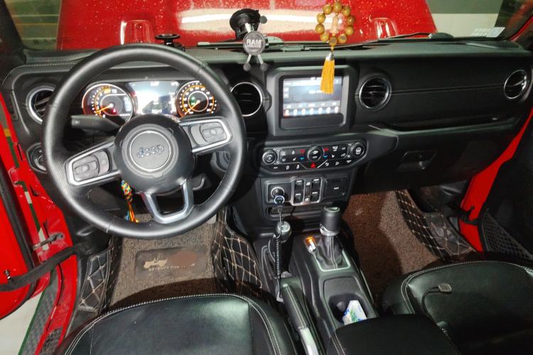 Used Jeep Wrangler 2018 2.0T Sahara Four-Door Edition Center Console