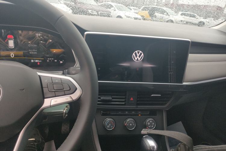 Used Volkswagen Bora 2023 1.5L Automatic Changer Limited Edition Center Console