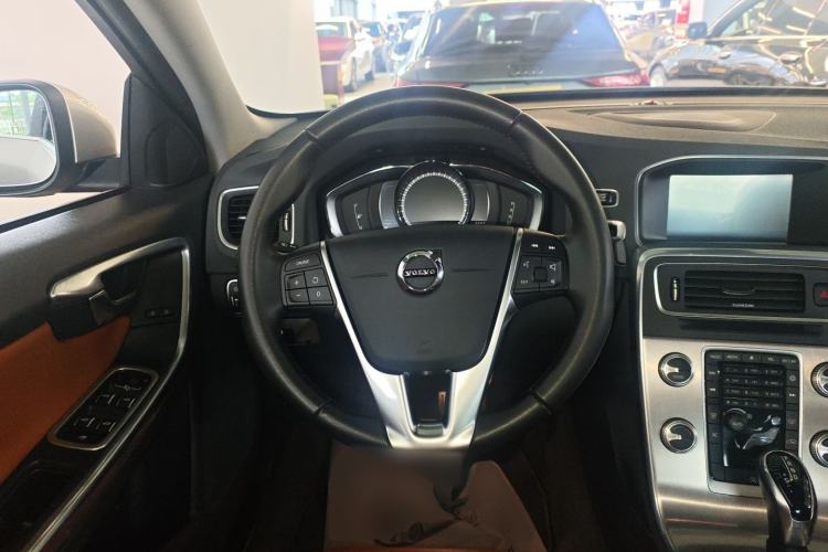 Used Volvo S60 2018 S60L T3 Smart Progress Edition Steering Wheel