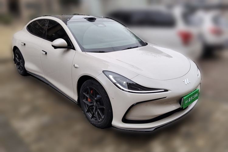 Used IM L6 2024 Max Long-Range Version Front Right 45 Deg