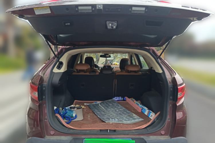 Used Soueast DX7 2015 1.5T Automatic Prestige Model Trunk